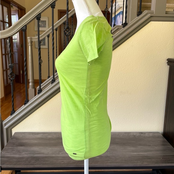 ⭐️Pink by Victoria’s Secret Bright Green V-Neck Women's Top Size XS - Picture 2 of 9